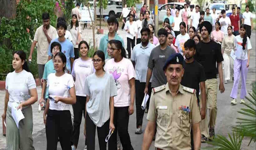 नीट यूजी 2026 पुनर्परीक्षा में फर्जीवाड़े का बड़ा खुलासा (तस्वीर क्रेडिट@sanjoychakra)