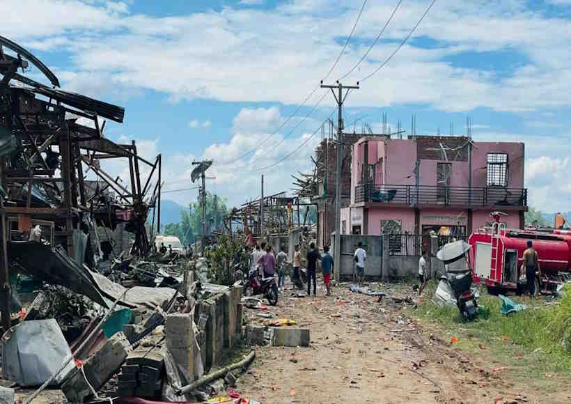 म्यांमार में विस्फोटकों के गोदाम में भीषण धमाका,45 से अधिक लोगों की मौत,दर्जनों घायल (तस्वीर क्रेडिट@geotechwar)
