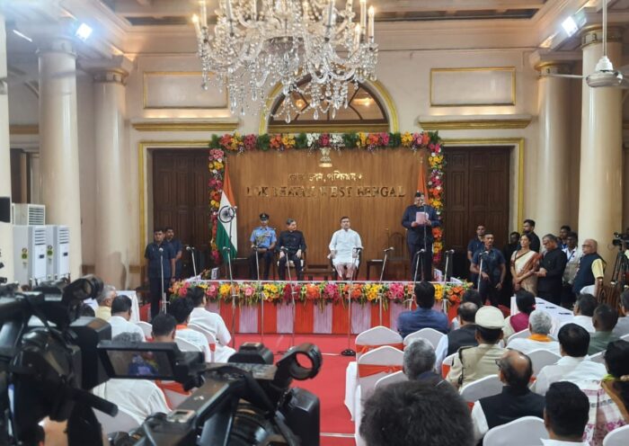 पश्चिम बंगाल में मंत्रिमंडल विस्तार,35 नए मंत्रियों ने ली शपथ (तस्वीर क्रेडिट@RahulSinhaBJP)