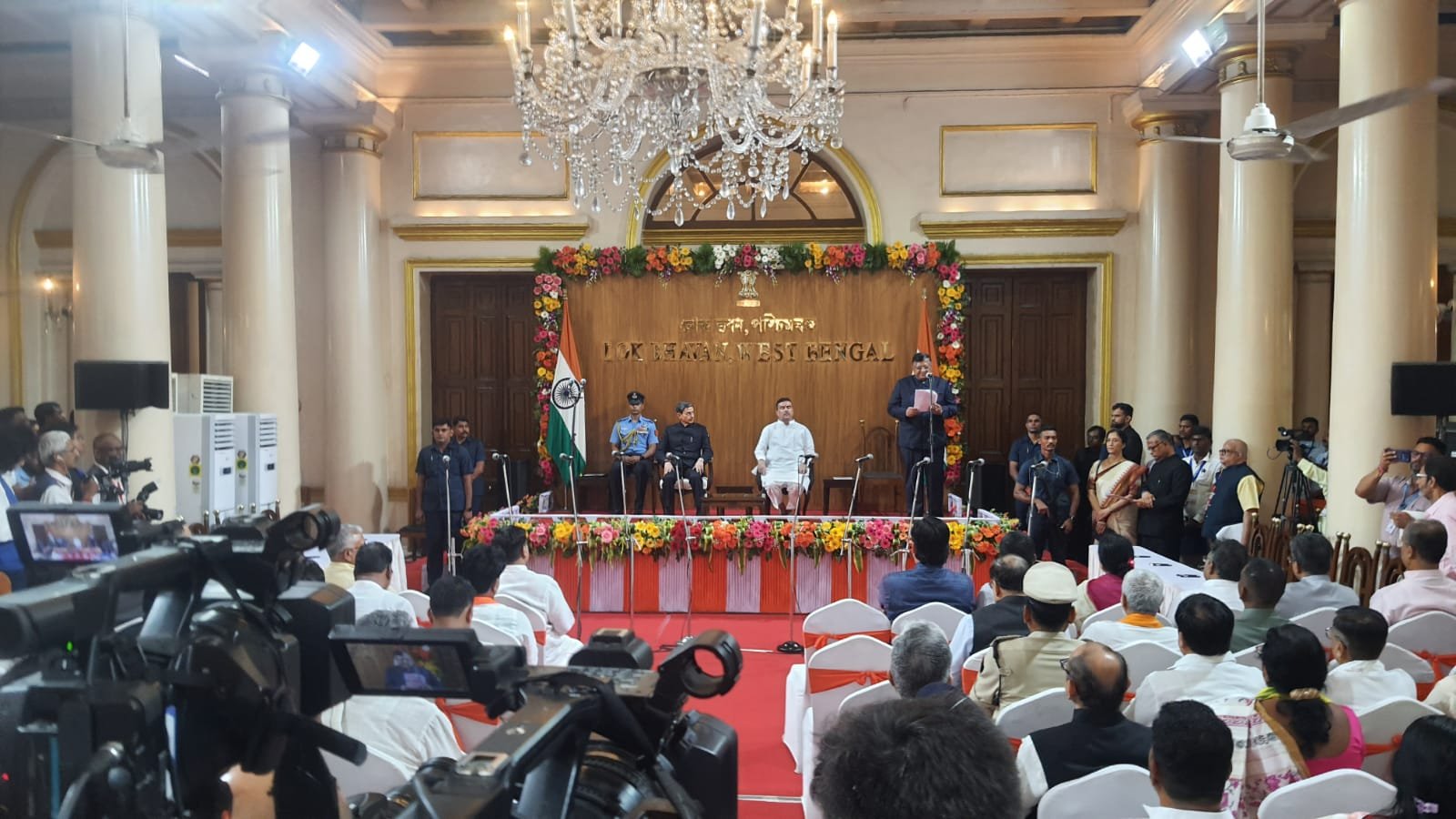 पश्चिम बंगाल में मंत्रिमंडल विस्तार,35 नए मंत्रियों ने ली शपथ (तस्वीर क्रेडिट@RahulSinhaBJP)