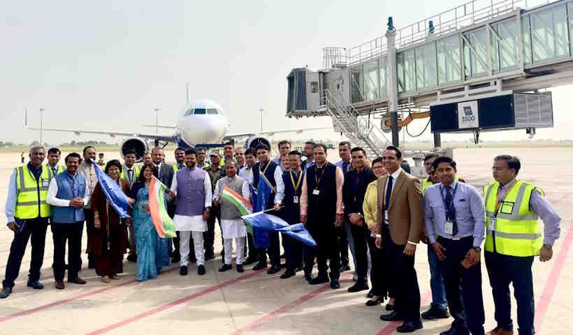 नोएडा अंतर्राष्ट्रीय हवाई अड्डे से शुरू हुई पहली वाणिज्यिक उड़ान (तस्वीर क्रेडिट@sunilsharmamla)