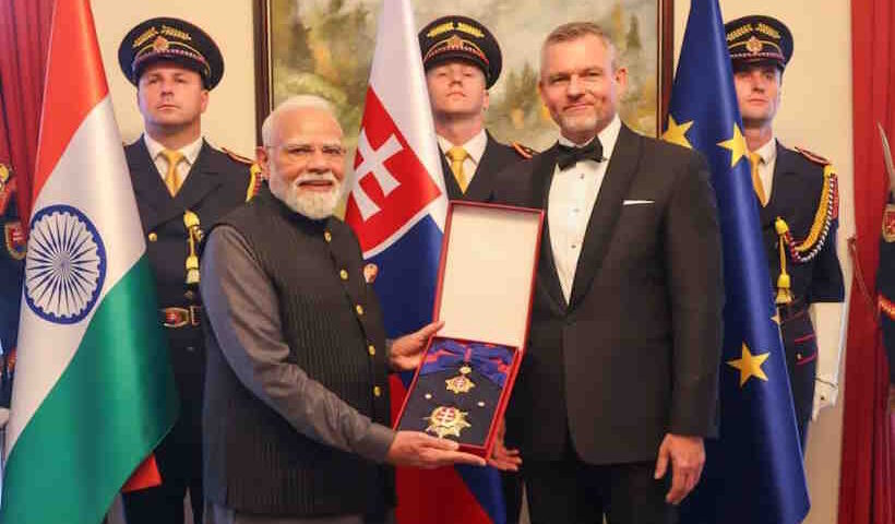 स्लोवाकिया के सर्वोच्च सम्मान से सम्मानित हुए प्रधानमंत्री मोदी (तस्वीर क्रेडिट@DevJhajharia)