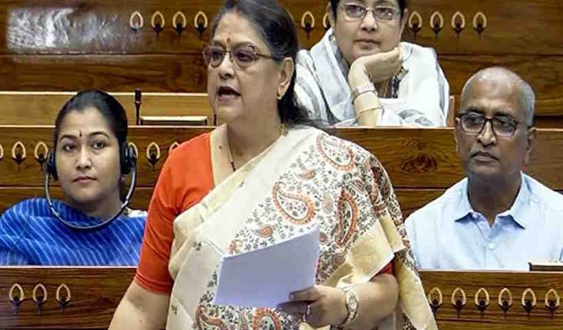 तृणमूल कांग्रेस में बढ़ी हलचल, 19 सांसदों के हस्ताक्षर वाले दस्तावेज सामने आने से तेज हुई अटकलें (तस्वीर क्रेडिट@AvinashKS14)