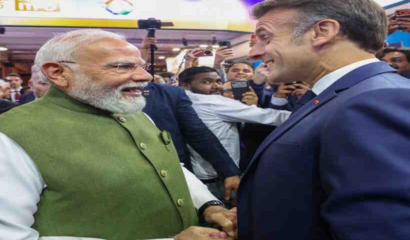 मैक्रों ने प्रधानमंत्री मोदी को दी भावुक विदाई तस्वीर क्रेडिट@Vijay27Advocate)