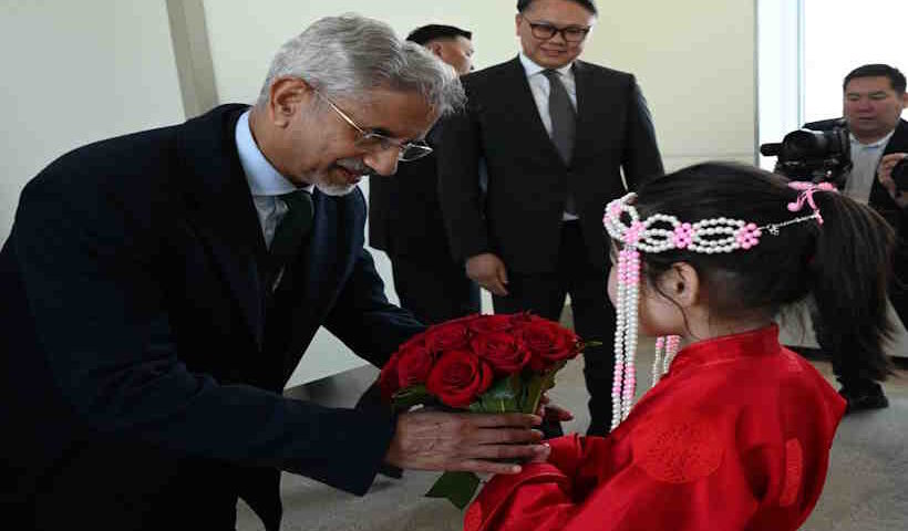 मंगोलिया पहुँचे भारत के विदेश मंत्री एस जयशंकर (तस्वीर क्रेडिट@DrSJaishankar)