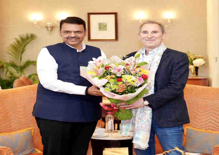 मुख्यमंत्री देवेंद्र फडणवीस और अमेजन के मुख्य कार्यकारी अधिकारी एंडी जस्सी (तस्वीर क्रेडिट@Dev_Fadnavis)