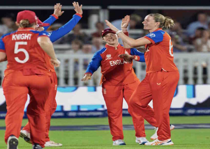 महिला टी20 विश्व कप 2026 में इंग्लैंड सेमीफाइनल में पहुँचने वाली पहली टीम (तस्वीर क्रेडिट@Airhorn_Media)