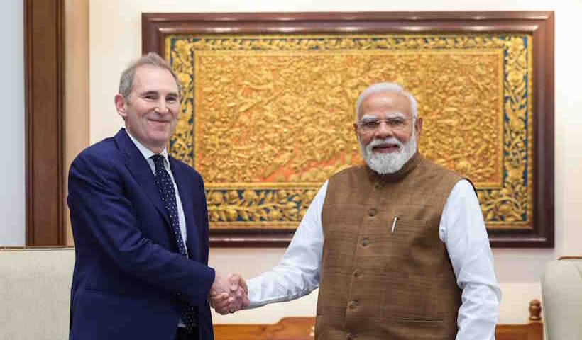 प्रधानमंत्री नरेंद्र मोदी और अमेजन के प्रमुख एंडी जेसी (तस्वीर क्रेडिट@ajassy)
