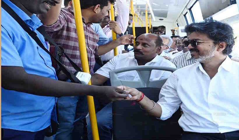 मुख्यमंत्री जोसेफ विजय ने 300 नई बसों को दिखाई हरी झंडी (तस्वीर क्रेडिट@PttvNewsX)