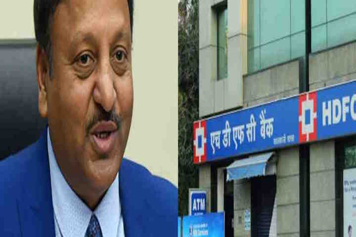नए चेयरमैन की नियुक्ति के बाद एचडीएफसी बैंक के शेयरों में गिरावट (तस्वीर क्रेडिट@akashrathore77)