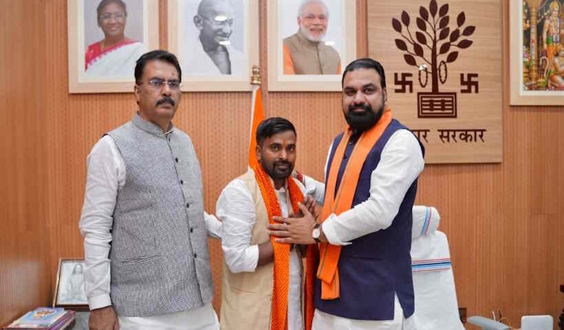भाजपा प्रत्याशी नीरज सिन्हा ने मुख्यमंत्री सम्राट और डिप्टी सीएम विजय चौधरी से मुलाकात की (तस्वीर क्रेडिट@sanjay_saraogi)