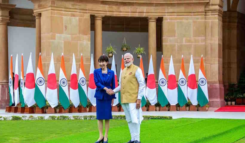 प्रधानमंत्री नरेंद्र मोदी और जापान की प्रधानमंत्री साने ताकाइची (तस्वीर क्रेडिट@rashtra_press)