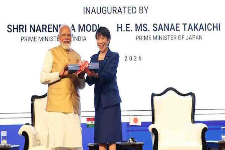 प्रधानमंत्री नरेंद्र मोदी और जापान की प्रधानमंत्री साने ताकाइची (तस्वीर क्रेडिट@rashtra_press)