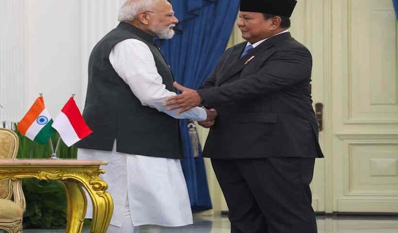 प्रधानमंत्री नरेंद्र मोदी और राष्ट्रपति प्राबोवो सुबियांतो (तस्वीर क्रेडिट@rashtra_press)