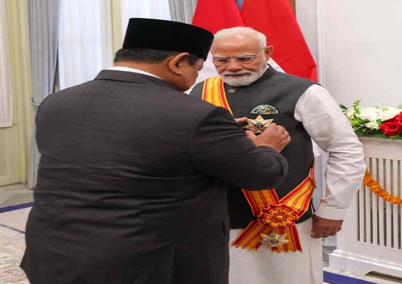इंडोनेशिया ने पीएम मोदी को सर्वोच्च सम्मान से नवाजा,'बिन्तांग अदिपुर्ना' मेडल से हुए सम्मानित (तस्वीर क्रेडिट@Rameshwar8285)