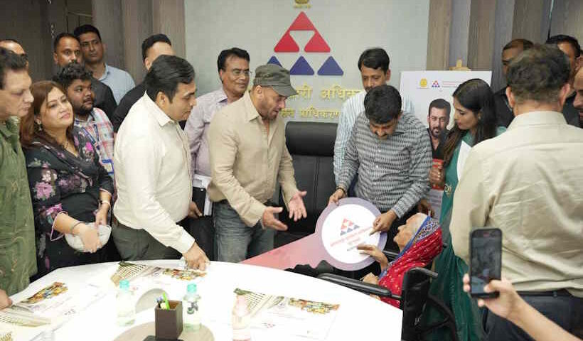 सलमान खान ने एसआरए के आधुनिक आईटी सेंटर का किया उद्घाटन (तस्वीर क्रेडिट@srabrihanmumbai)