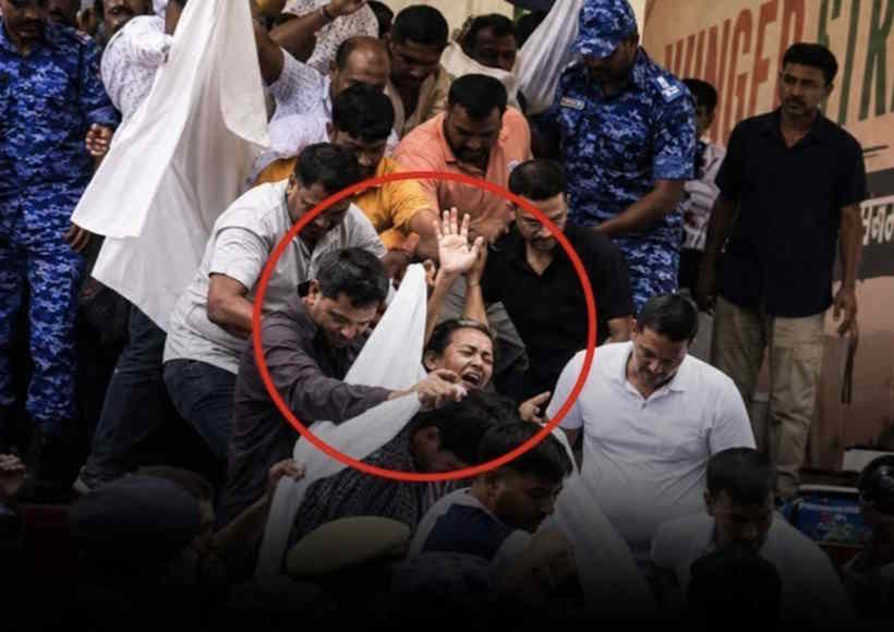 भूख हड़ताल के बीच सोनम वांगचुक को पुलिस ने अस्पताल पहुँचाया (तस्वीर क्रेडिट@iAtulKrishan1)