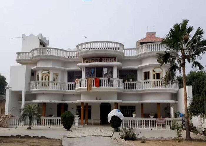 कर्ज वसूली के लिए राजपाल यादव की संपत्तियों पर बैंक की कार्रवाई तेज,शाहजहांपुर की दो संपत्तियाँ होंगी नीलाम (तस्वीर क्रेडिट@riskyyadav41)