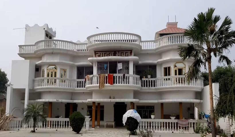 कर्ज वसूली के लिए राजपाल यादव की संपत्तियों पर बैंक की कार्रवाई तेज,शाहजहांपुर की दो संपत्तियाँ होंगी नीलाम (तस्वीर क्रेडिट@riskyyadav41)