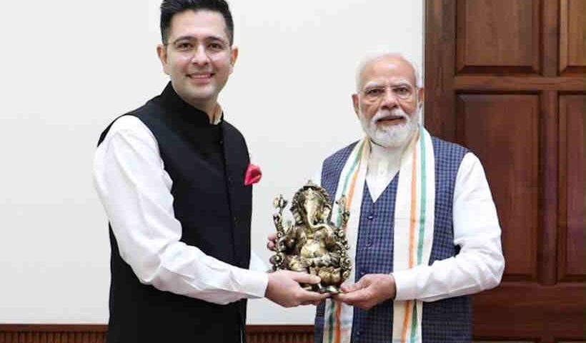 पीएम मोदी से मुलाकात को राघव चड्ढा ने बताया यादगार,गणेश प्रतिमा भेंट कर लिया मार्गदर्शन (तस्वीर क्रेडिट@_humvinod)