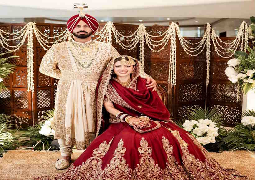 टीवी अभिनेत्री चार्ली चौहान ने क्रिकेटर रमनदीप सिंह संग रचाई शादी (तस्वीर क्रेडिट@KKRiders)