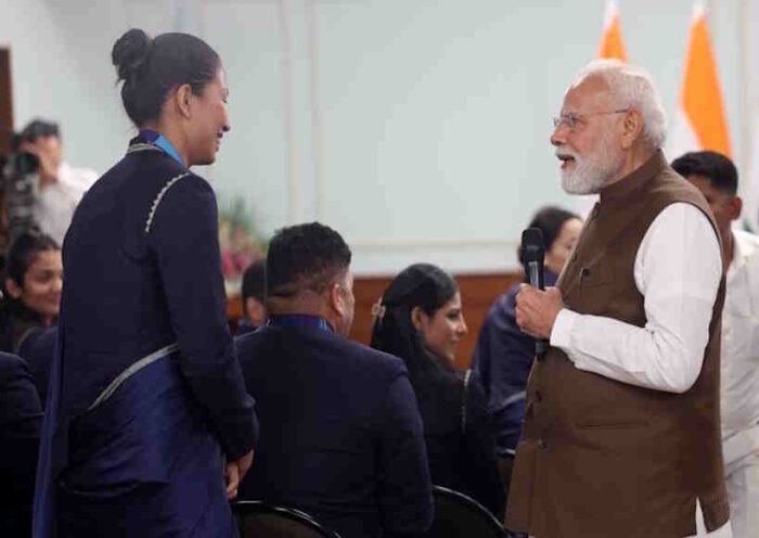 प्रधानमंत्री मोदी ने लवलीना बोरगोहेन की देशभक्ति को सराहा (तस्वीर क्रेडिट@airnews_lucknow)