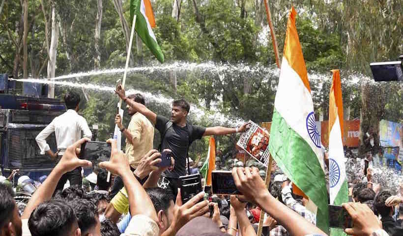 जेपीएससी-जेएसएससी भर्ती परीक्षाओं में कथित अनियमितताओं पर विधानसभा में हंगामा (तस्वीर क्रेडिट@Gyan_Junction)