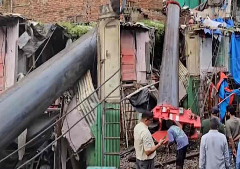 मुंबई के कुर्ला में बड़ा हादसा,पोकलेन मशीन ले जा रही क्रेन गिरी (तस्वीर क्रेडिट@abstarnews_)