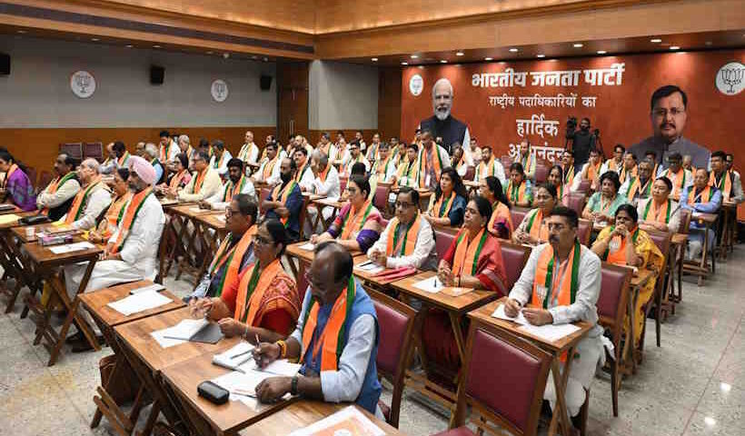 नितिन नवीन की नई टीम के साथ पहली बैठक (तस्वीर क्रेडिट@TawdeVinod)