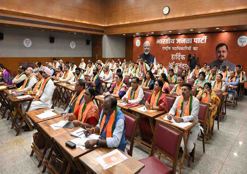 नितिन नवीन की नई टीम के साथ पहली बैठक (तस्वीर क्रेडिट@TawdeVinod)