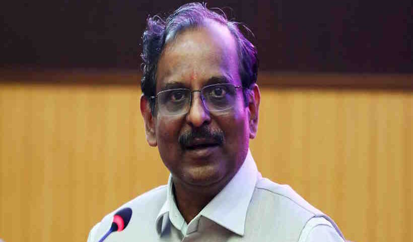 इसरो के चेयरमैन डॉ. वी. नारायणन