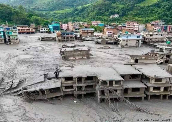 नेपाल बाढ़ त्रासदी (तस्वीर क्रेडिट@MrMishra)