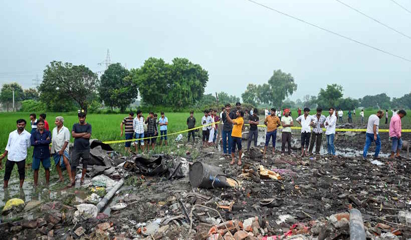 कौशांबी में पटाखा फैक्ट्री में भीषण आग के बाद कई धमाके, 11 लोगों की मौत (तस्वीर क्रेडिट@AIRNewsHindi)