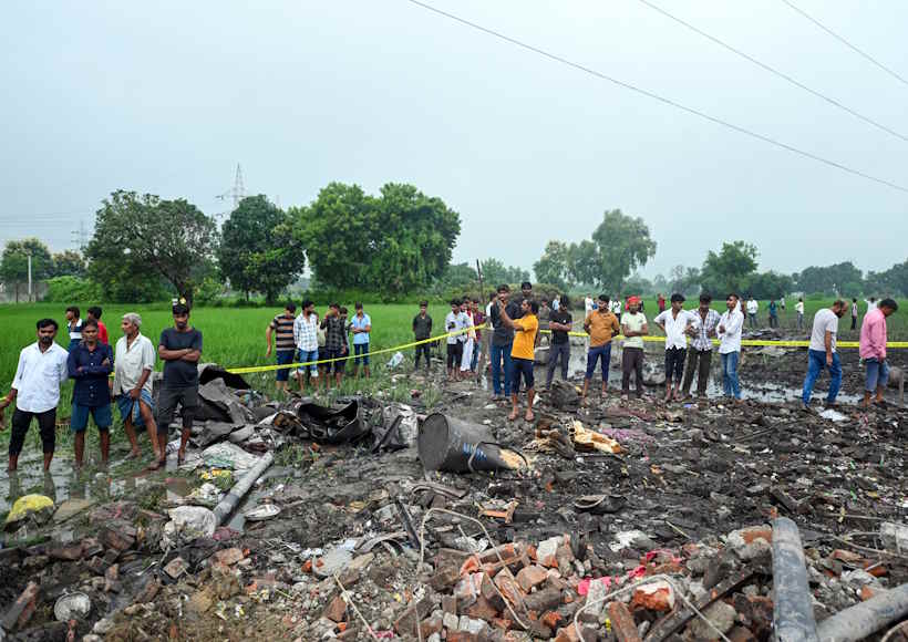 कौशांबी में पटाखा फैक्ट्री में भीषण आग के बाद कई धमाके, 11 लोगों की मौत (तस्वीर क्रेडिट@AIRNewsHindi)