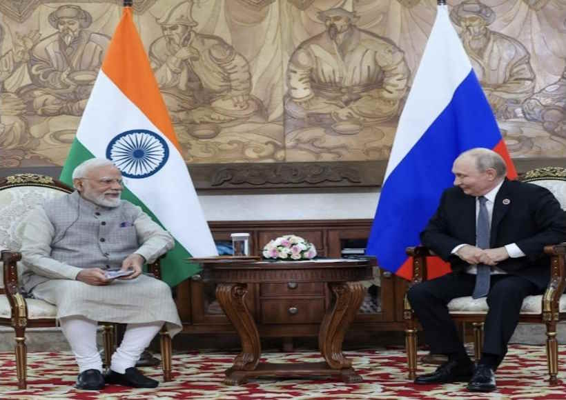 प्रधानमंत्री नरेंद्र मोदी और रूस के राष्ट्रपति व्लादिमीर पुतिन (तस्वीर क्रेडिट@SUNILPHALWAN3)