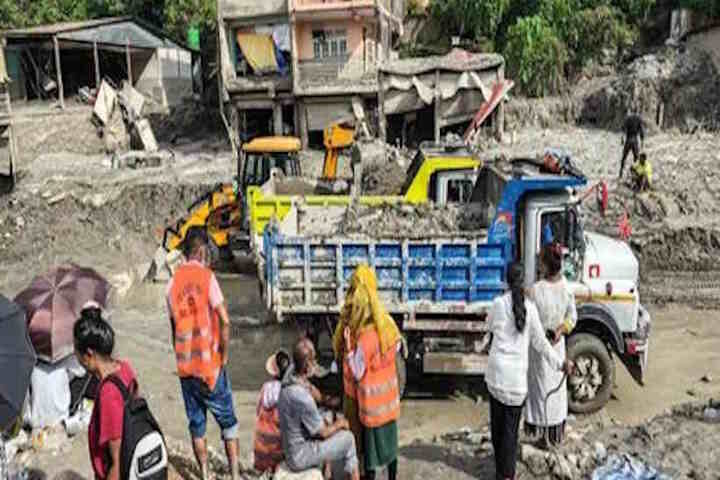 नेपाल में विनाशकारी बाढ़ का कहर गहराया,मृतकों की संख्या 1100 के पार (तस्वीर क्रेडिट@DeshbandhuMp)