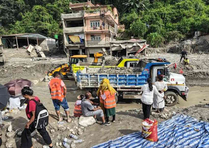 नेपाल में विनाशकारी बाढ़ का कहर गहराया,मृतकों की संख्या 1100 के पार (तस्वीर क्रेडिट@DeshbandhuMp)