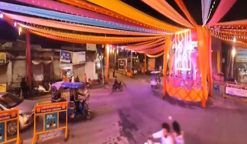 जन्माष्टमी के रंग में रंगी मथुरा और द्वारका (तस्वीर क्रेडिट@rashtra_press)