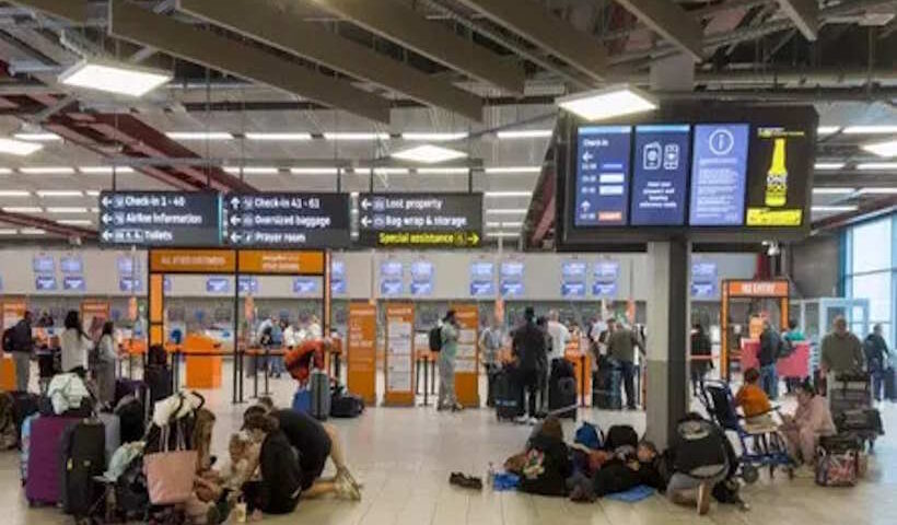 ब्रिटेन में एयर ट्रैफिक कंट्रोल सिस्टम की तकनीकी खराबी से हाहाकार (तस्वीर क्रेडिट@NewsDeshbandhu)