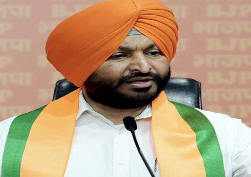 बटाला में रवनीत सिंह बिट्टू के काफिले पर अंडे-टमाटर फेंके गए (तस्वीर क्रेडिट@siryanshyadav)