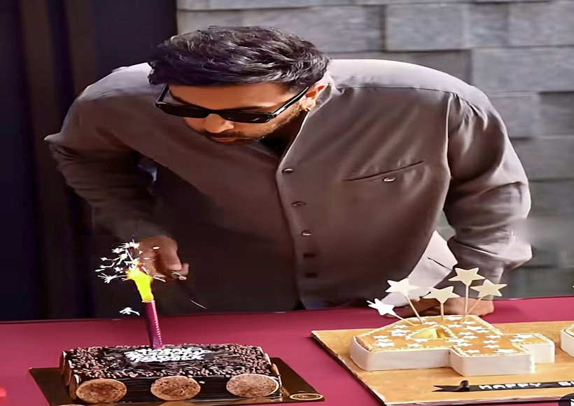 जन्मदिन पर रणबीर कपूर पर बरसा परिवार और दोस्तों का प्यार (तस्वीर क्रेडिट@KaramD_2)