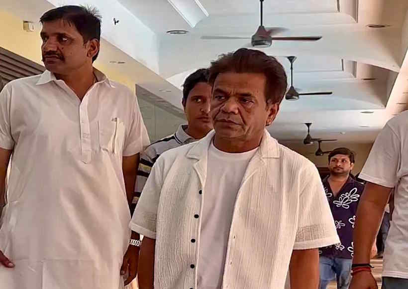 मुश्ताक खान की प्रेयर मीट में राजपाल यादव को लेकर वायरल वीडियो पर नजमा शेख ने दी सफाई (तस्वीर क्रेडिट@KaramD_2)
