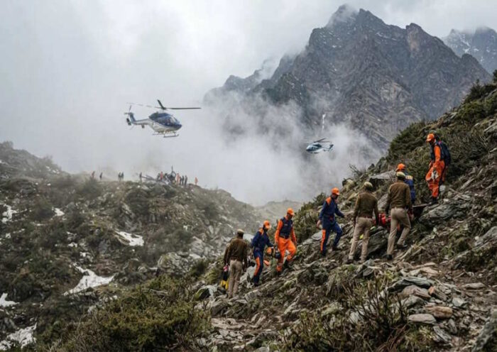 उत्तराखंड में बड़ा हेलीकॉप्टर हादसा, पायलट समेत छह लोगों की मौत (तस्वीर क्रेडिट@BharatEkNaiSoch)