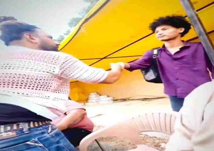 त्रिपुरा के व्यक्ति से कथित नस्लीय दुर्व्यवहार पर बढ़ा विवाद (तस्वीर क्रेडिट@ani_digital)