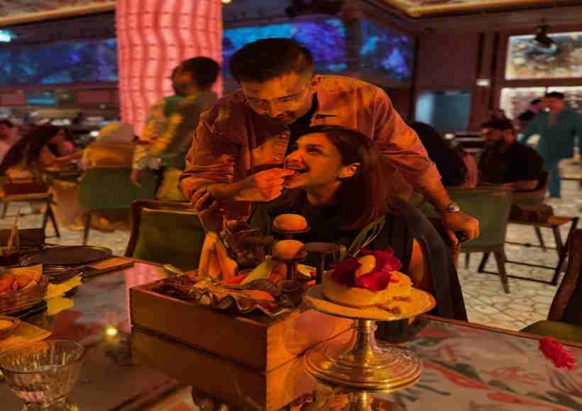 बॉलीवुड अभिनेत्री परिणीति चोपड़ा और उनके पति और राजनेता राघव चड्ढा (तस्वीर क्रेडिट@ishita_9529)