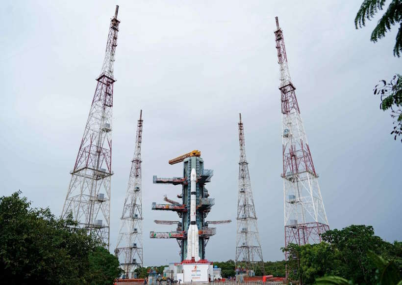 इसरो ने लॉन्च किया स्वदेशी नेविगेशन सैटेलाइट एनवीएस-03 (तस्वीर क्रेडिट@AIRNewsHindi)