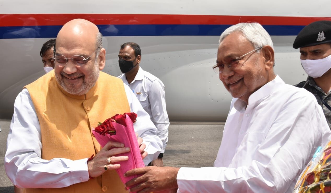 Union Home Minister Amit Shah being Welcomed by Bihar Chief Minister Nitish Kumar