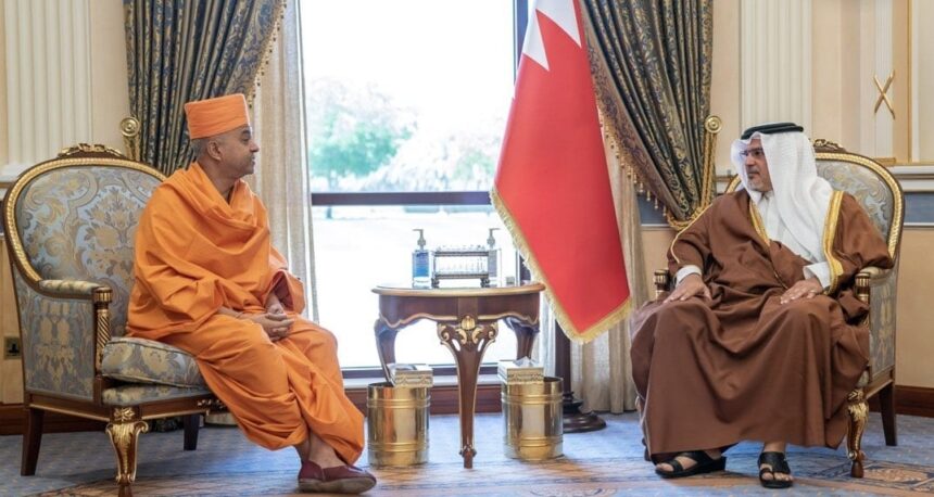Bahrain PM meets BAPS delegation, discusses construction of Hindu temple