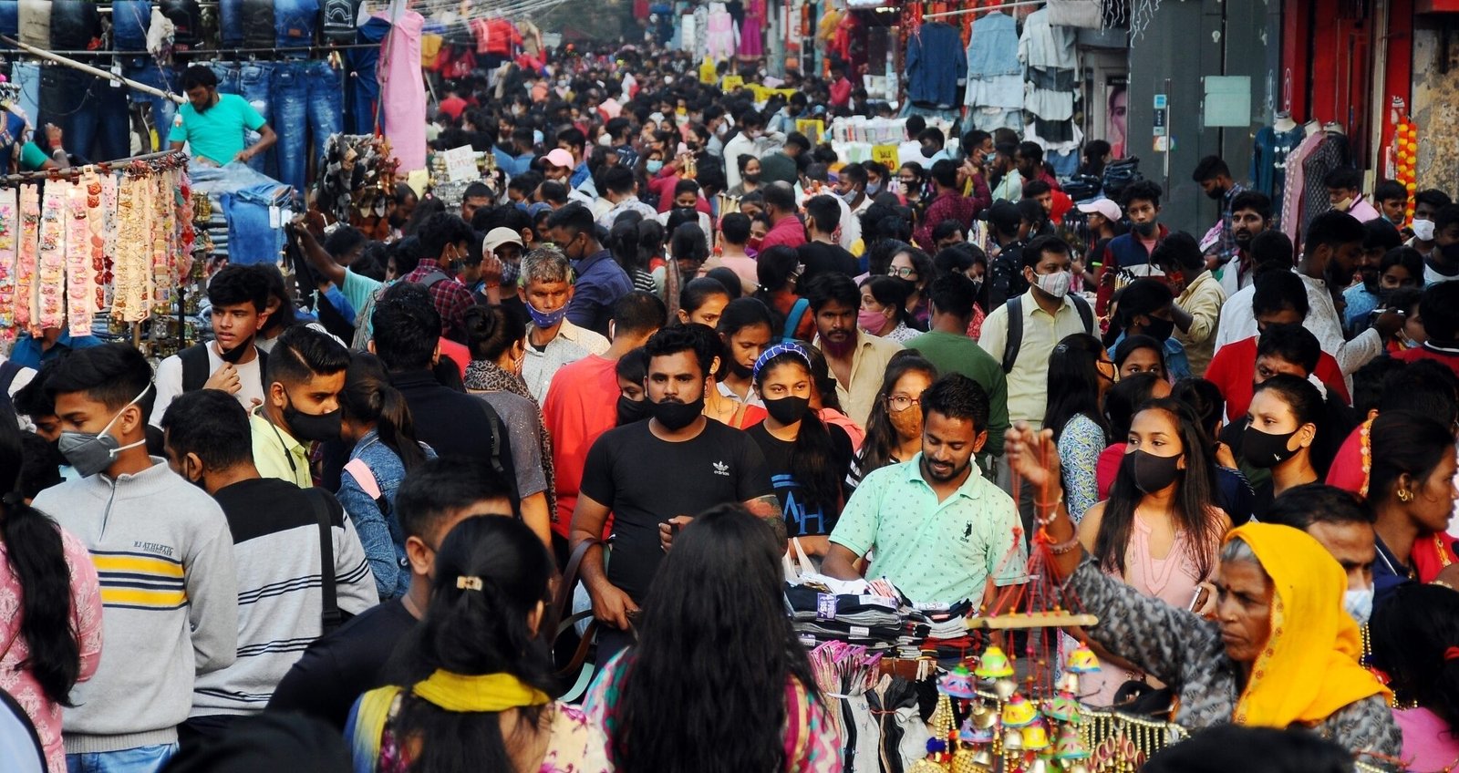 Crowded at Sarojini Nagar