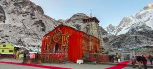 PM Modi offers prayers at Kedarnath temple